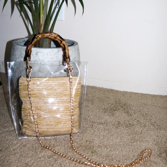 2 in 1 Woven & Clear Vacation Ready Handbag With Bamboo Handle & Gold Chain - Picture 2 of 3